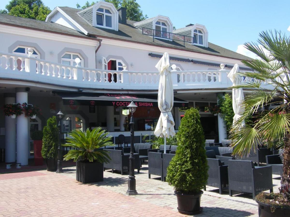Y Hostel Balatonlelle Εξωτερικό φωτογραφία
